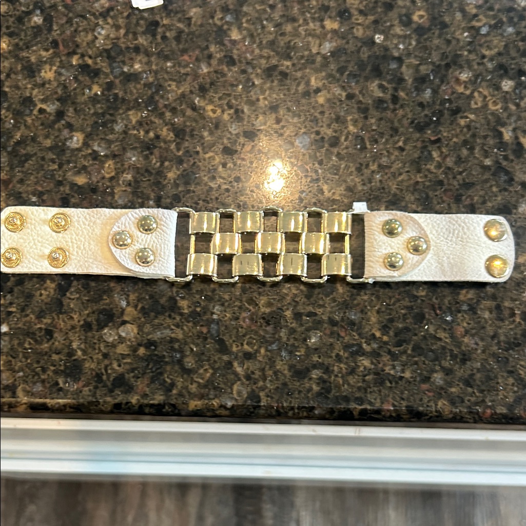 Vintage Gold And White Bracelet